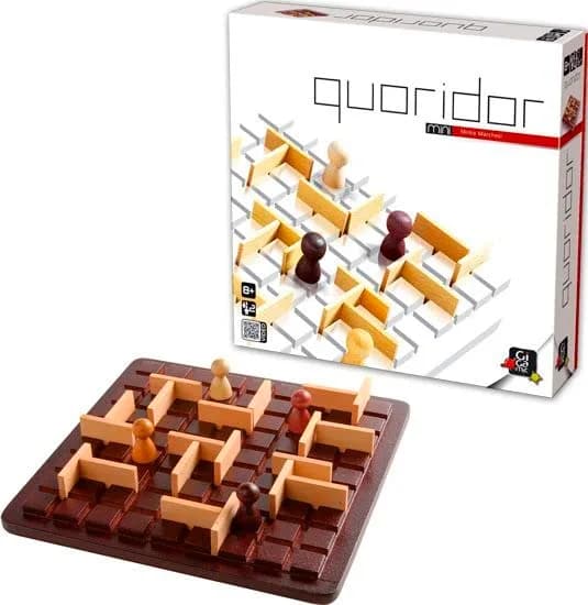 Gigamic Quoridor Mini Strategy Board Game | Ages 8+ | 2 Players | 20.3cm (8in) x 20.3cm (8in) thumbnail 4