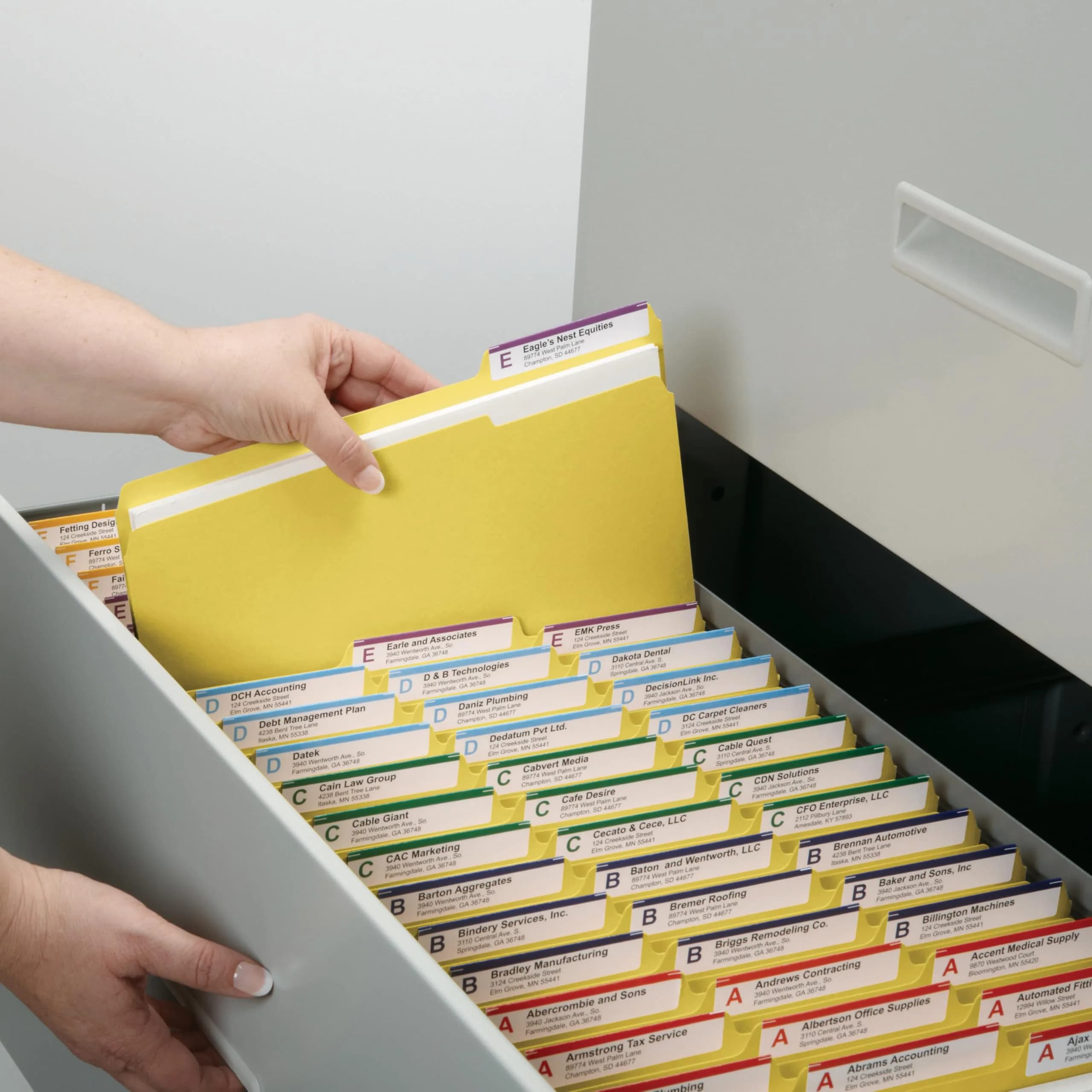 Smead Yellow File Folders 100 Count | Classic 1/3-Cut Tab, Letter Size, 3/4" Expansion - view 2
