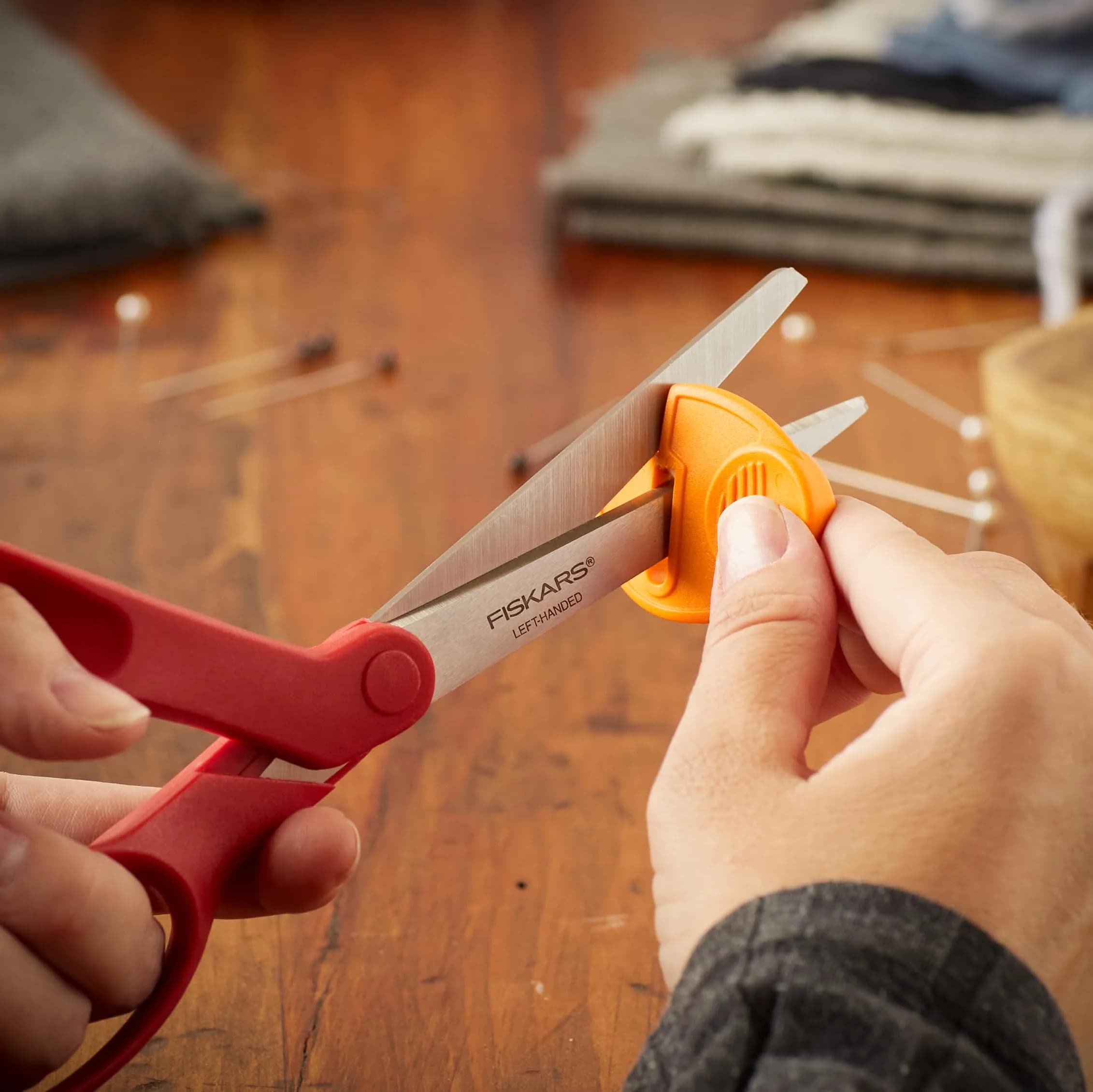Fiskars Left-Handed Scissors, 20 cm (8") Precision Crafting Shears | Stainless Steel Blades for Fabric, Paper, and Crafts - view 8