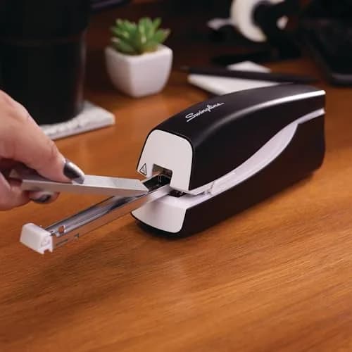 Swingline Electric Stapler 20 Sheet Capacity Portable Full Strip Black | Dual Power, Quiet, 2-Year Warranty thumbnail 4