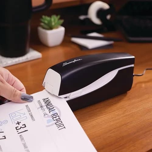 Swingline Electric Stapler 20 Sheet Capacity Portable Full Strip Black | Dual Power, Quiet, 2-Year Warranty thumbnail 3