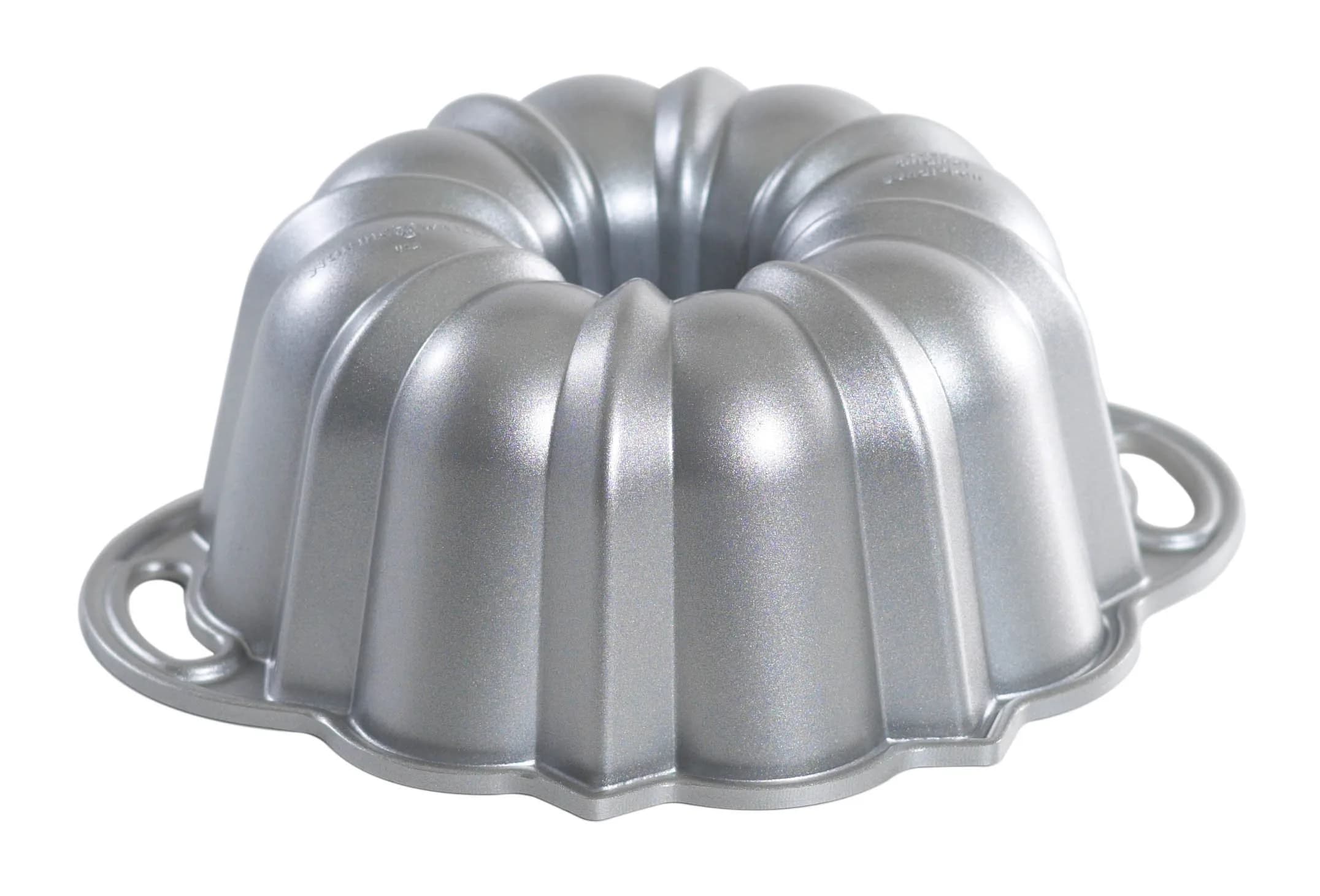 Nordic Ware Platinum Collection Bundt Pan, 6-Cup | Intricate Cast Aluminum Cake Pan with Nonstick Coating