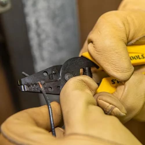 Klein Tools 11048 Dual Wire Stripper Cutter 10-14 AWG Solid Wire | Strips Two Wires Simultaneously thumbnail 7