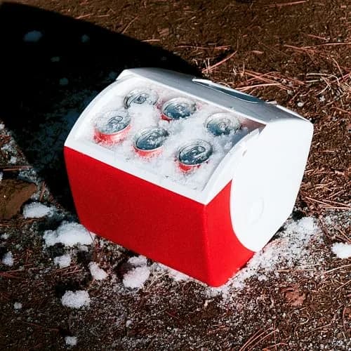 Igloo Playmate 7 Qt Red | Portable Personal Cooler with Tent-Top Design thumbnail 4