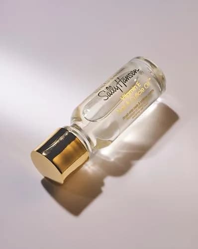 Sally Hansen Vitamin E Nail & Cuticle Oil 0.45 Fl Oz | Nourishes & Conditions Dry Nails & Cuticles thumbnail 2