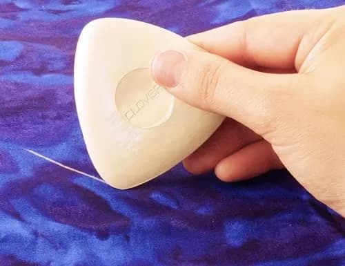 Clover Triangle Tailors Chalk White | Triangular Fabric Marking Tool for Sewing & Tailoring thumbnail 2