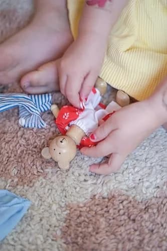 Goki Flexible Bears Benna & Bennoh Hand Puppets with Wardrobe 12 cm (4.7 inches) | Interactive Wooden Toy for Kids thumbnail 6