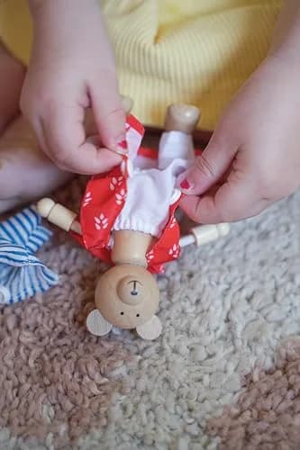 Goki Flexible Bears Benna & Bennoh Hand Puppets with Wardrobe 12 cm (4.7 inches) | Interactive Wooden Toy for Kids thumbnail 7