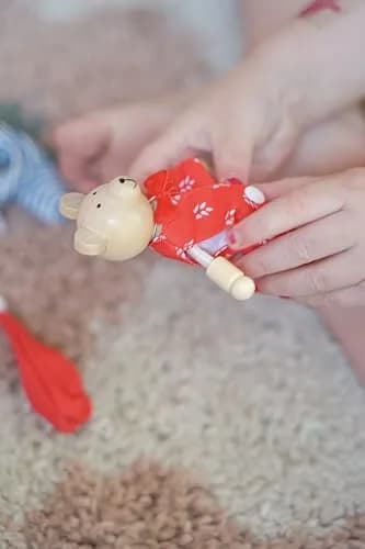 Goki Flexible Bears Benna & Bennoh Hand Puppets with Wardrobe 12 cm (4.7 inches) | Interactive Wooden Toy for Kids thumbnail 9