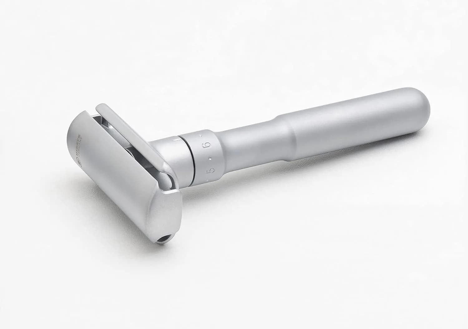 MERKUR FUTUR 700 Adjustable Double Edge Safety Razor - Matte Chrome, 13.5g (0.476 oz) | Precision German Engineering for a Custom Shave - view 8