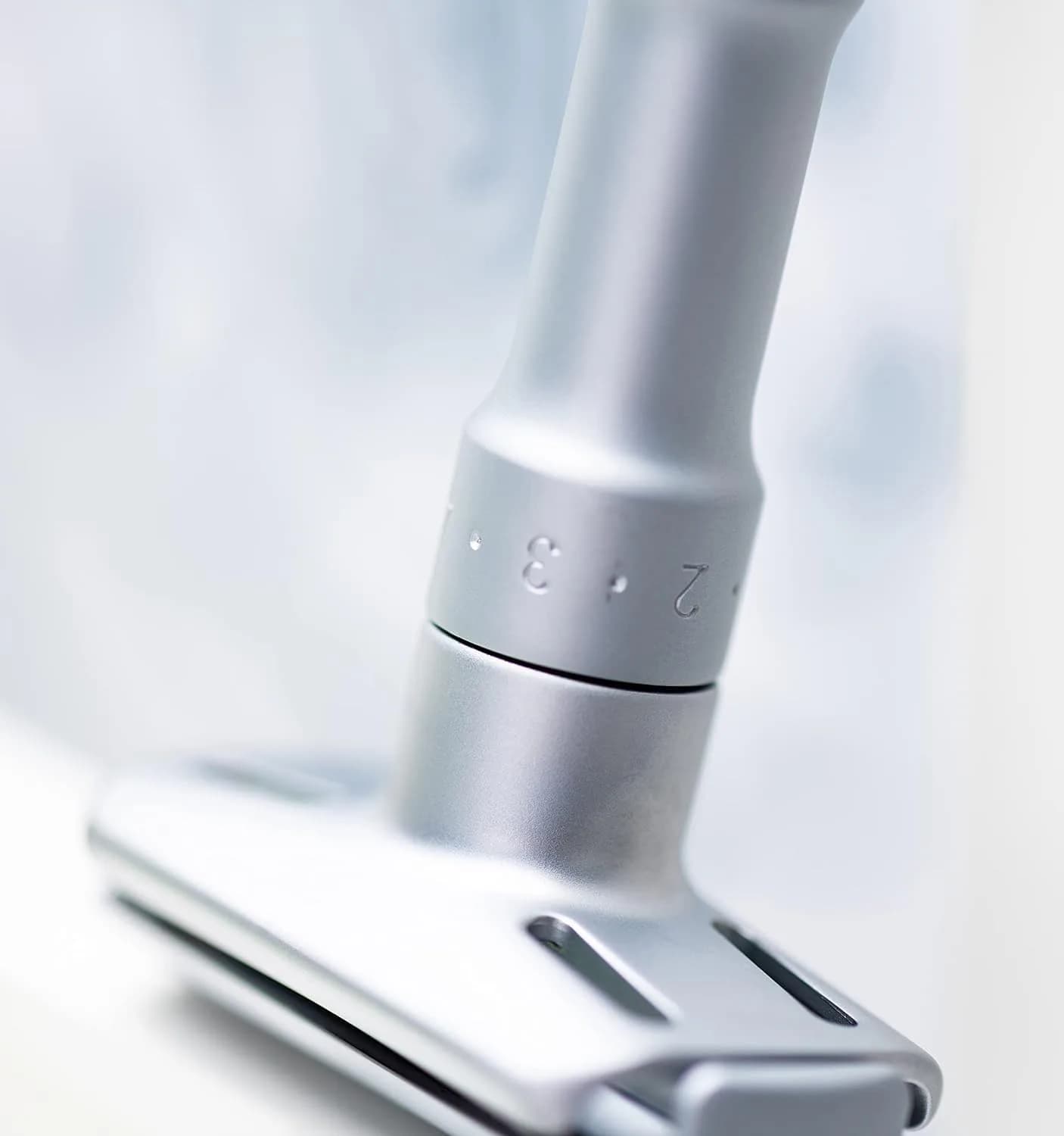 MERKUR FUTUR 700 Adjustable Double Edge Safety Razor - Matte Chrome, 13.5g (0.476 oz) | Precision German Engineering for a Custom Shave - view 9