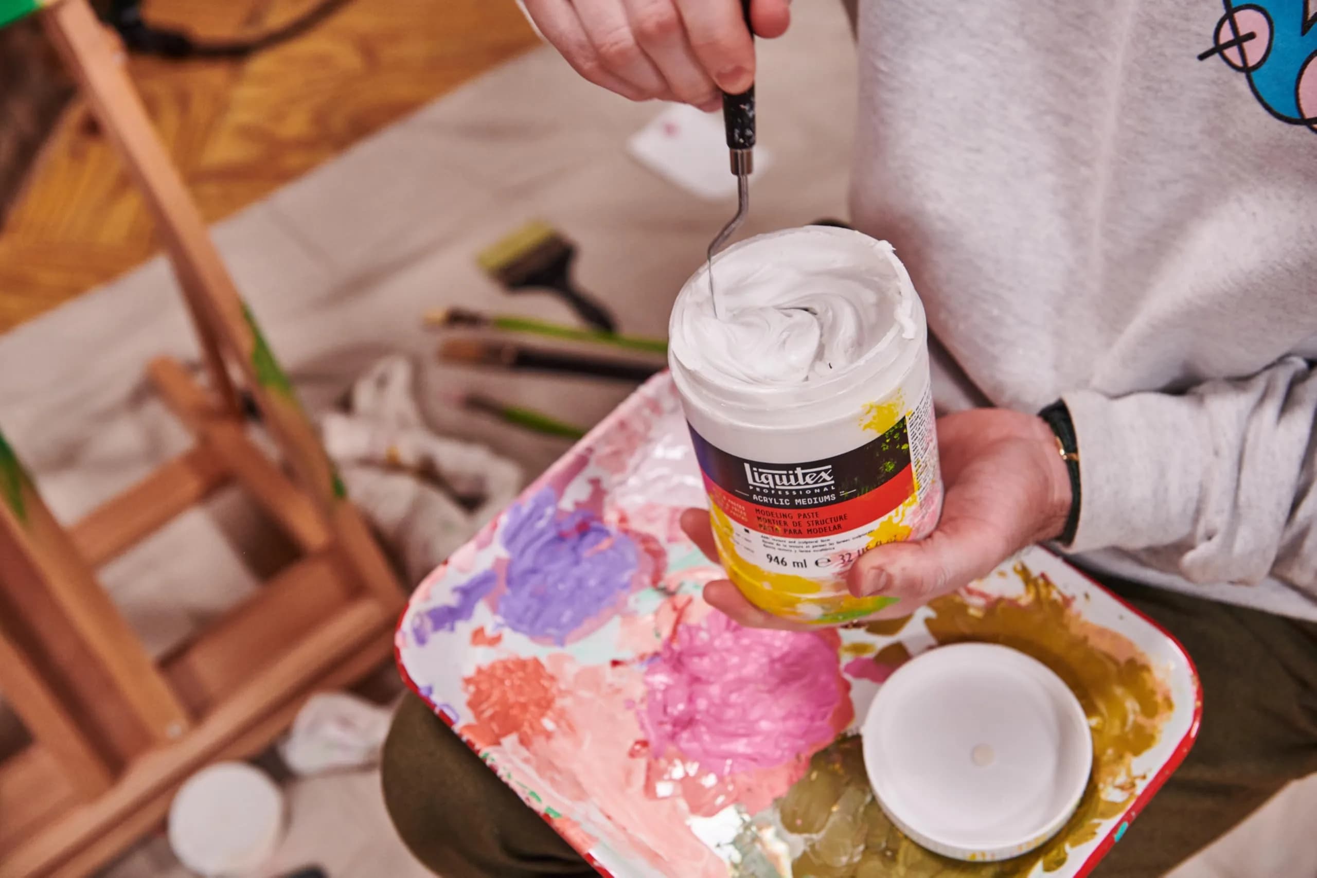 Liquitex Professional Modeling Paste 473ml (16-oz) | Builds Heavy Textures for Sculptural Art - view 6
