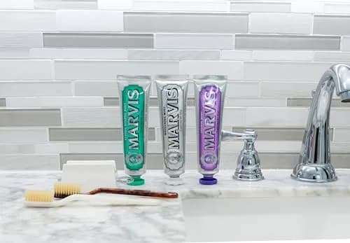 Marvis Whitening Mint Toothpaste 107ml (3.8 Oz) | Whitens Teeth & Freshens Breath thumbnail 6