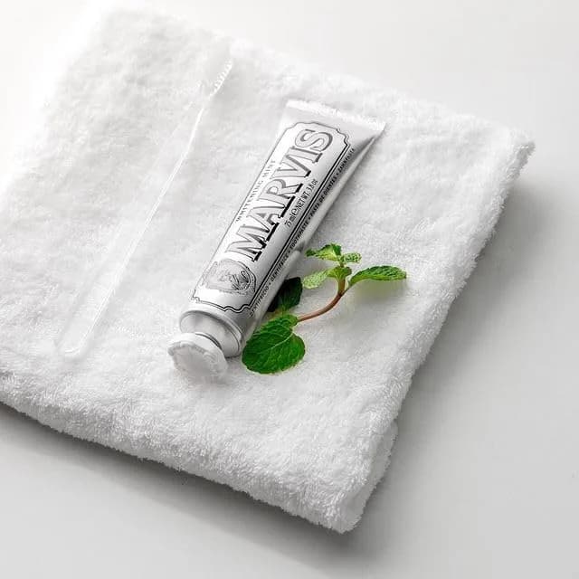 Marvis Whitening Mint Toothpaste, 3.8 oz (108 g) | Luxury Italian Whitening Toothpaste for a Brighter Smile - view 2