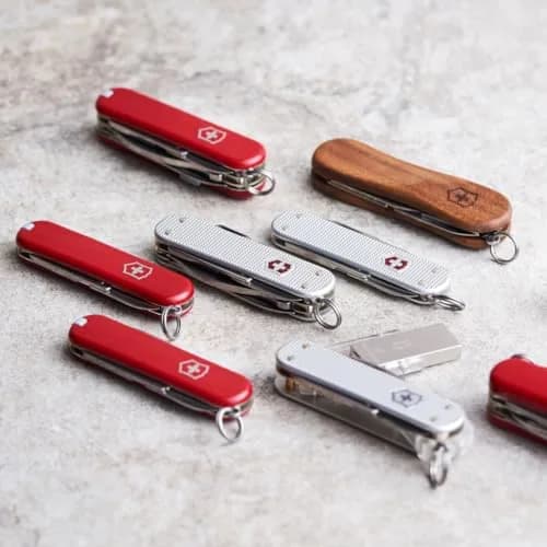Victorinox Bantam Swiss Army Knife, 8-Function Pocket Knife, Red | 9.1 cm (3.6 in) Folded Length thumbnail 2