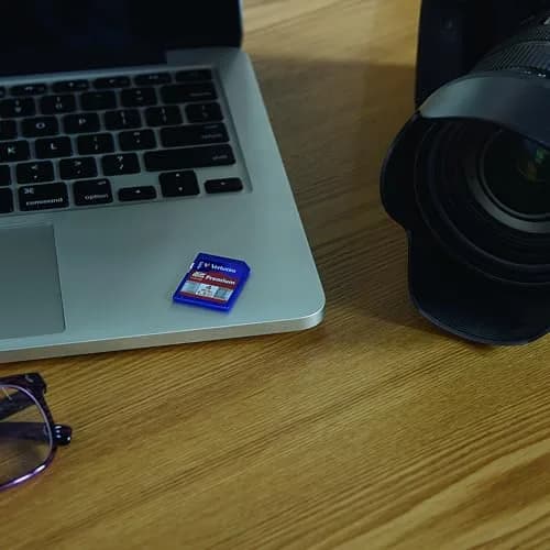 Verbatim Premium 4GB SDHC Memory Card, UHS-I U1 Class 10, 30MB/s | Reliable Storage for Photos & Full HD Video thumbnail 4