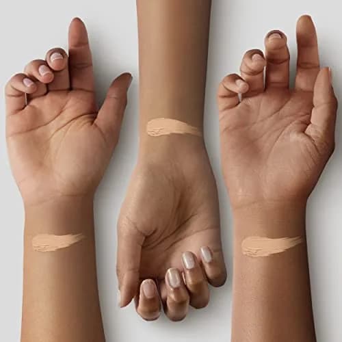COVERGIRL Advanced Radiance Pressed Powder, Classic Beige 115, 9.8g (0.35 oz) | Age-Defying Makeup with Olay-Inspired Formula thumbnail 4