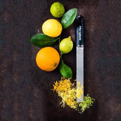 Microplane Premium Classic Series Zester Grater 110g (3.9oz) | Ultra-Sharp Stainless Steel Blades for Citrus, Cheese, Ginger thumbnail 5