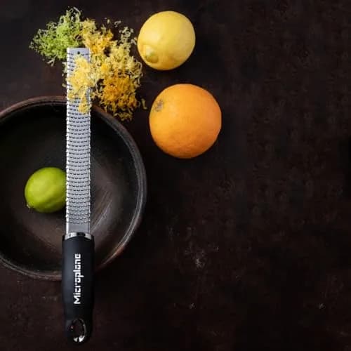 Microplane Premium Classic Series Zester Grater 110g (3.9oz) | Ultra-Sharp Stainless Steel Blades for Citrus, Cheese, Ginger thumbnail 6