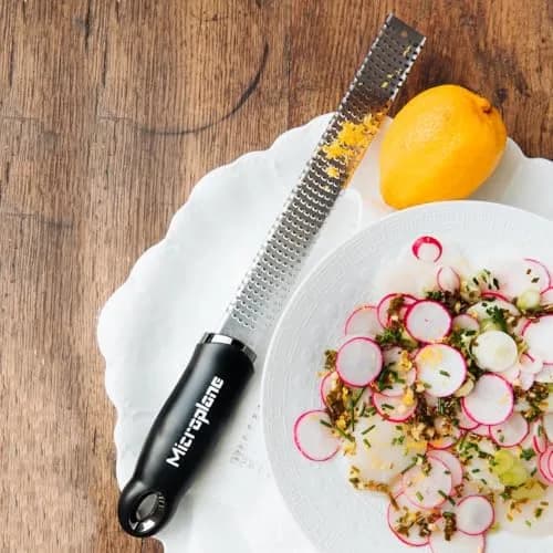 Microplane Premium Classic Series Zester Grater 110g (3.9oz) | Ultra-Sharp Stainless Steel Blades for Citrus, Cheese, Ginger thumbnail 7