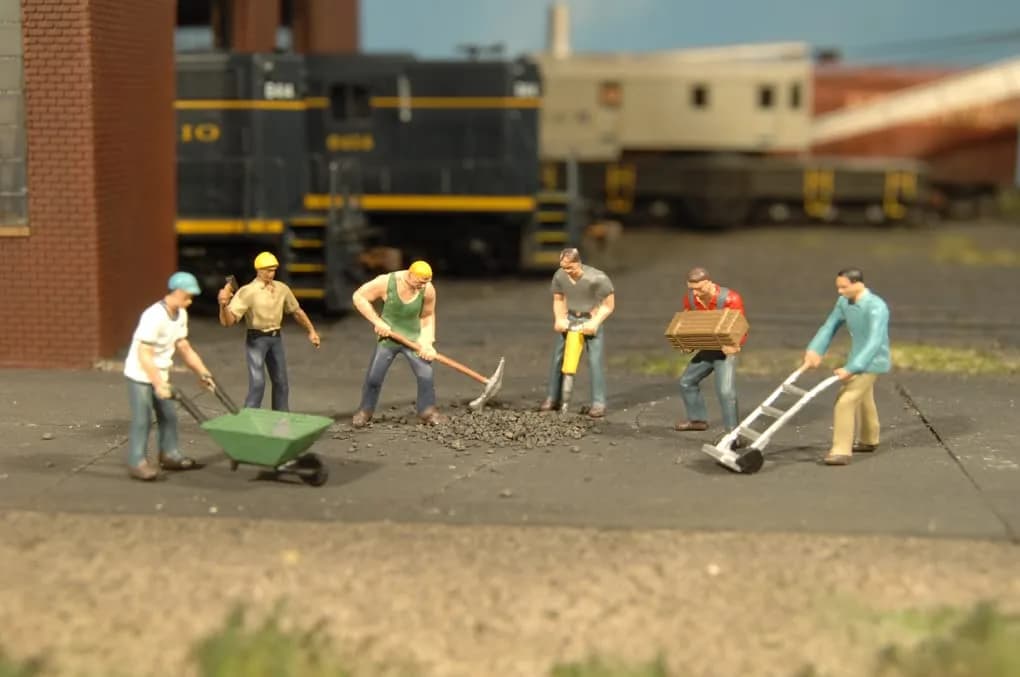 Bachmann Trains Construction Workers Figures 6pcs HO Scale | Miniature Model Building Accessories - view 2