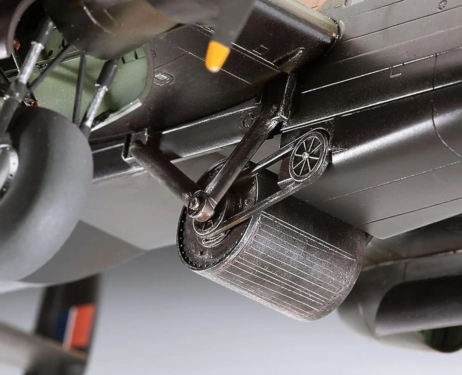 Revell Avro Lancaster B.III Model Kit 1/72 Scale | Detailed WWII Bomber Replica - view 6