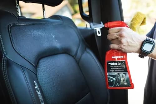 Mothers Protectant 1 Gallon (3.78 L) | Long-Lasting UV Protection for Rubber, Vinyl & Plastic thumbnail 7