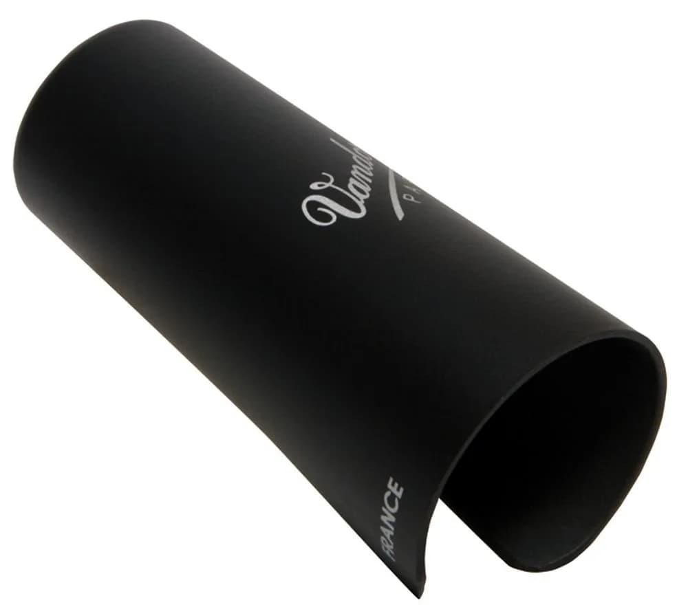 Vandoren Optimum Ligature and Plastic Cap for Eb Clarinet Silver Plated with 3 Interchangeable Pressure Plates | Quick Tightening & Freedom of Expression - view 3