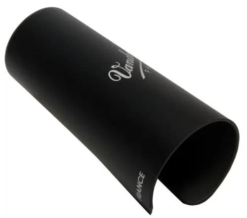 Vandoren Optimum Ligature and Plastic Cap for Eb Clarinet Silver Plated with 3 Interchangeable Pressure Plates | Quick Tightening & Freedom of Expression thumbnail 3