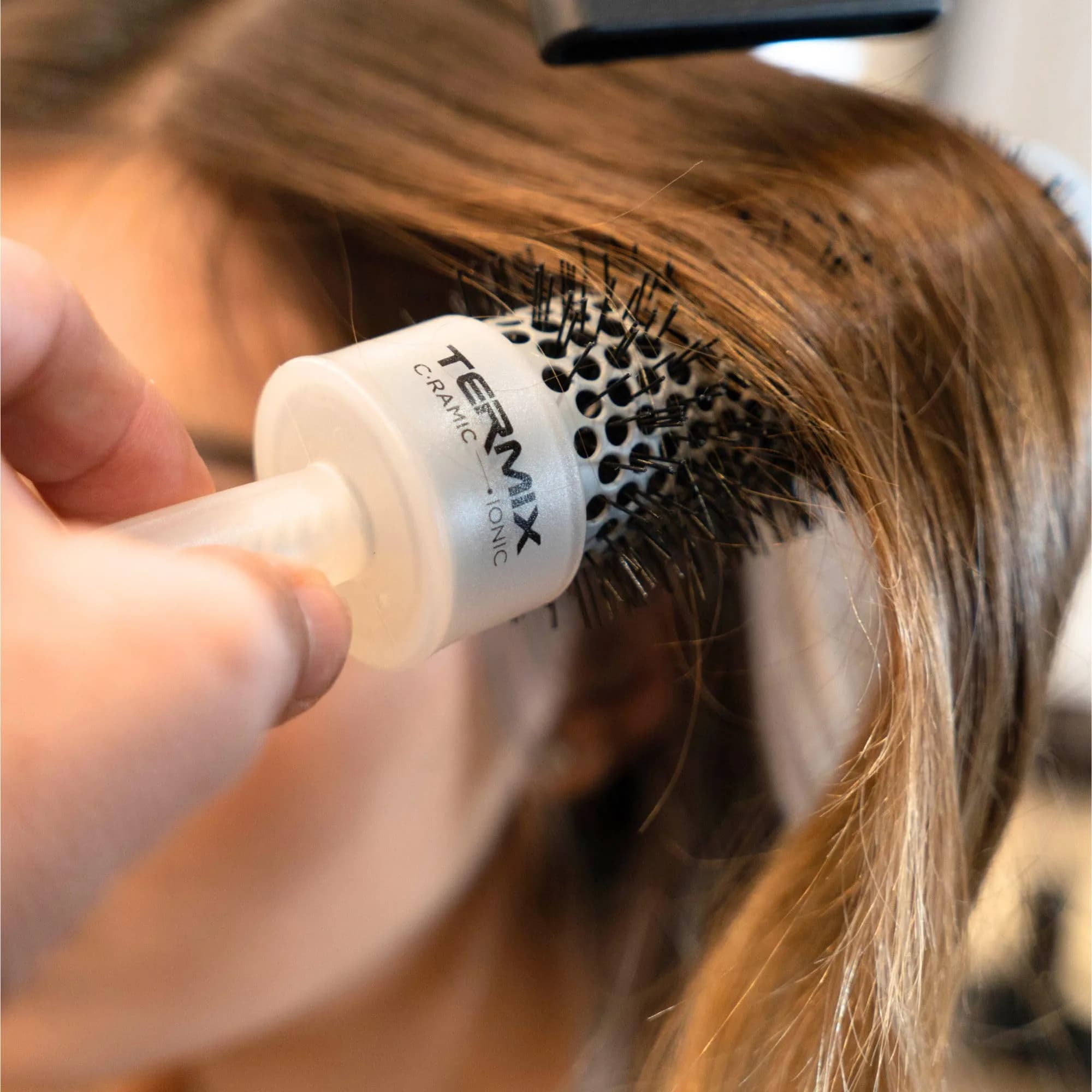 Termix Ionic Ceramic Hairbrush Ø 28 mm (1.1 inch) | Professional Blow-Drying & Styling - view 3