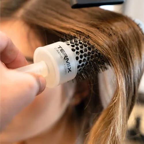 Termix Ionic Ceramic Hairbrush Ø 28 mm (1.1 inch) | Professional Blow-Drying & Styling thumbnail 3