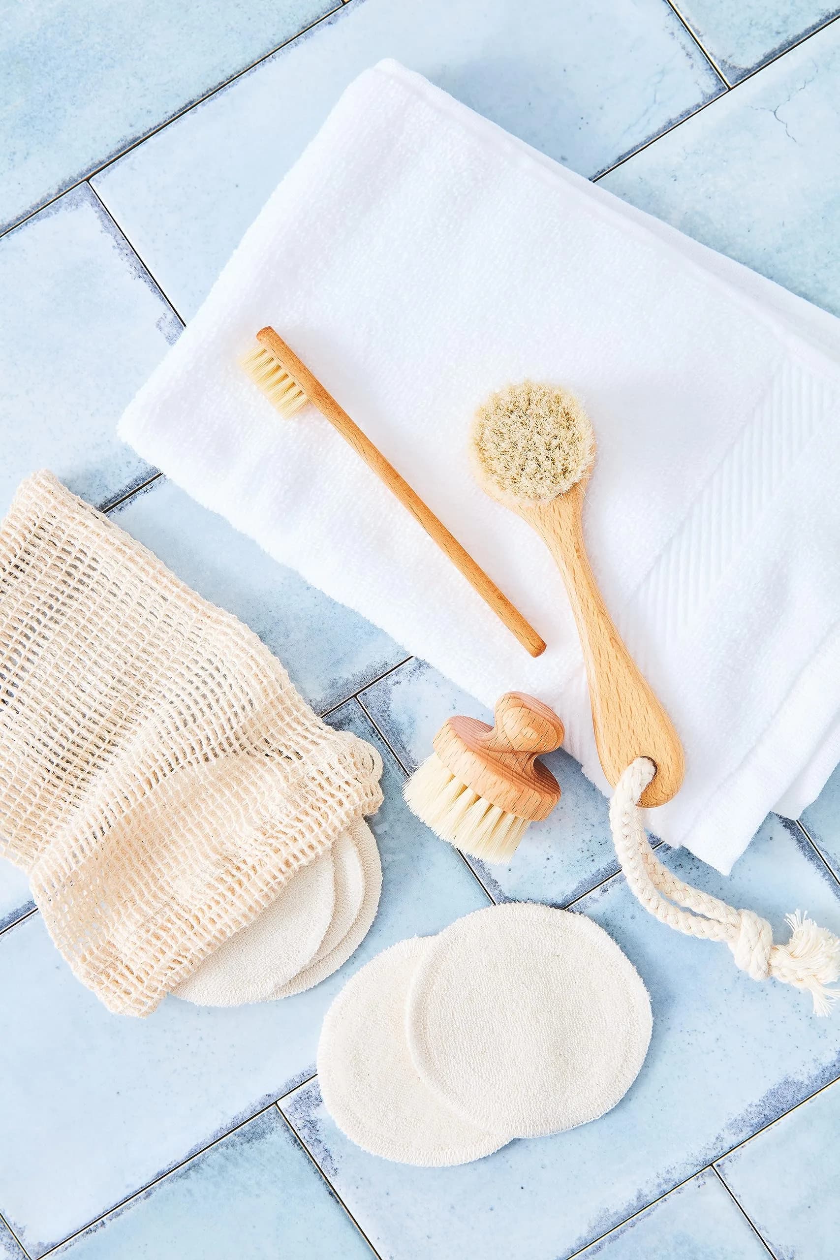 Redecker Goat Hair/Pig Bristle Face Brush with Oiled Beechwood Handle 15cm (5-3/4-Inches) | Gentle Exfoliation for Sensitive Skin - view 2
