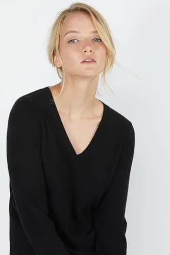 JENNIE LIU 100% Cashmere V Neck Sweater for Women, Black | Lightweight, Soft & Classic Fit thumbnail 3