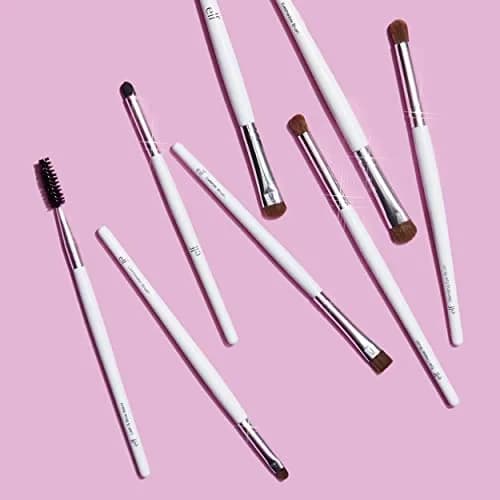 e.l.f. Small Eyeshadow Brush | Curved Synthetic Makeup Tool for Eye Contouring & Blending thumbnail 3