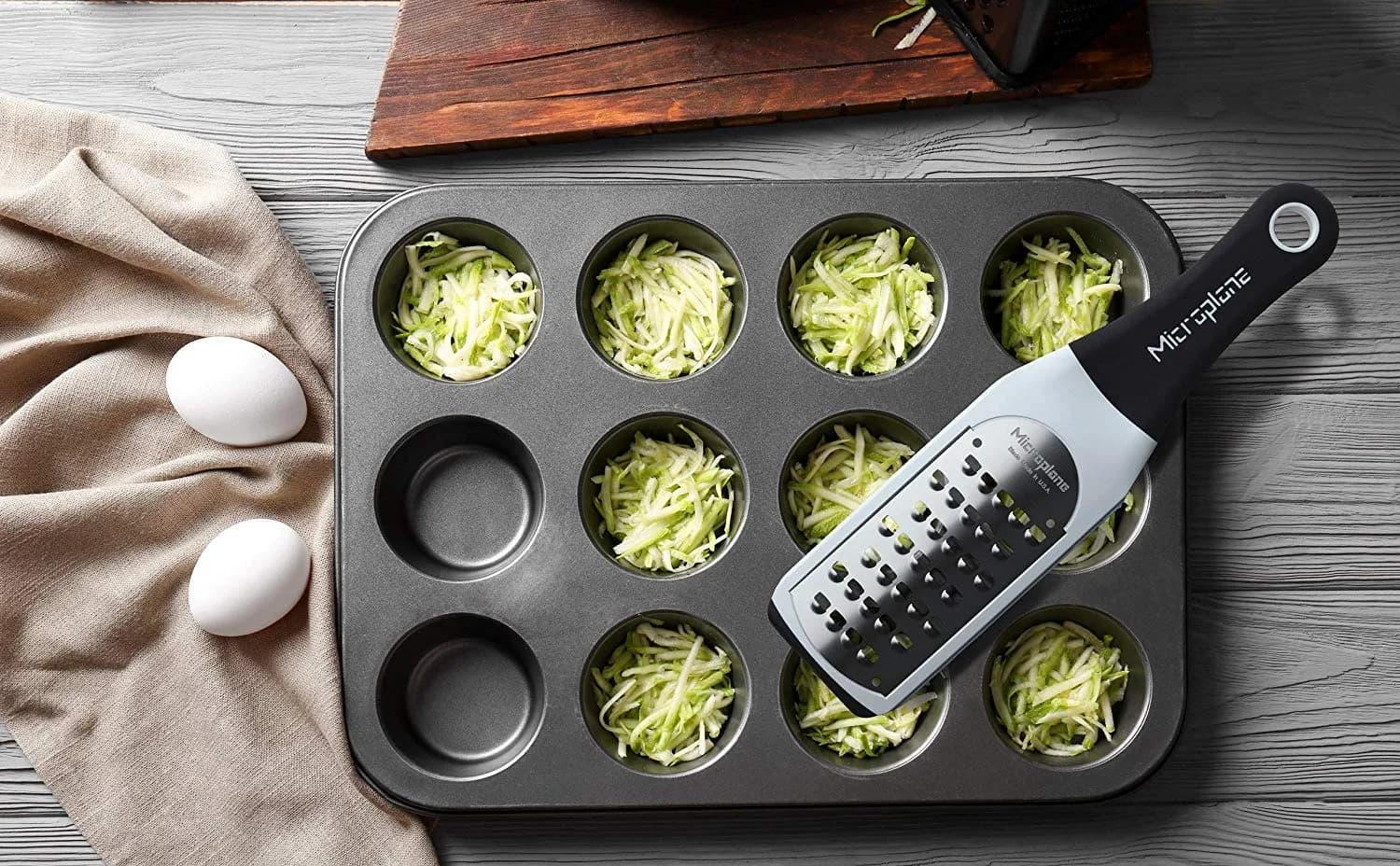 Microplane Artisan Series Extra Coarse Grater & Zester (White) 1.5 cm (0.62 in) | USA-Sourced Stainless Steel Blade thumbnail 4