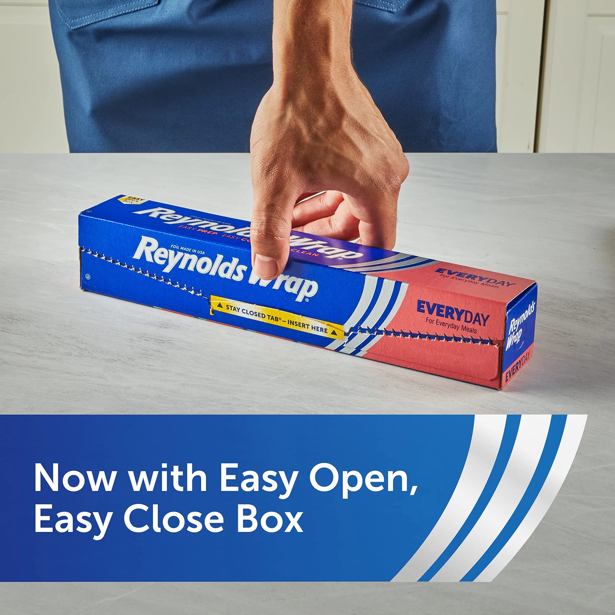 Reynolds Wrap Everyday Strength 30 Sq Ft Aluminum Foil Roll - view 3