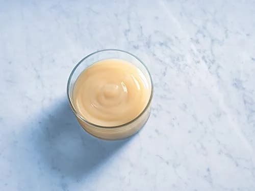 Ghirardelli White Chocolate Flavored Sauce Squeeze Bottle 473ml (16 oz) | USA Import for White Mochas & Lattes thumbnail 2