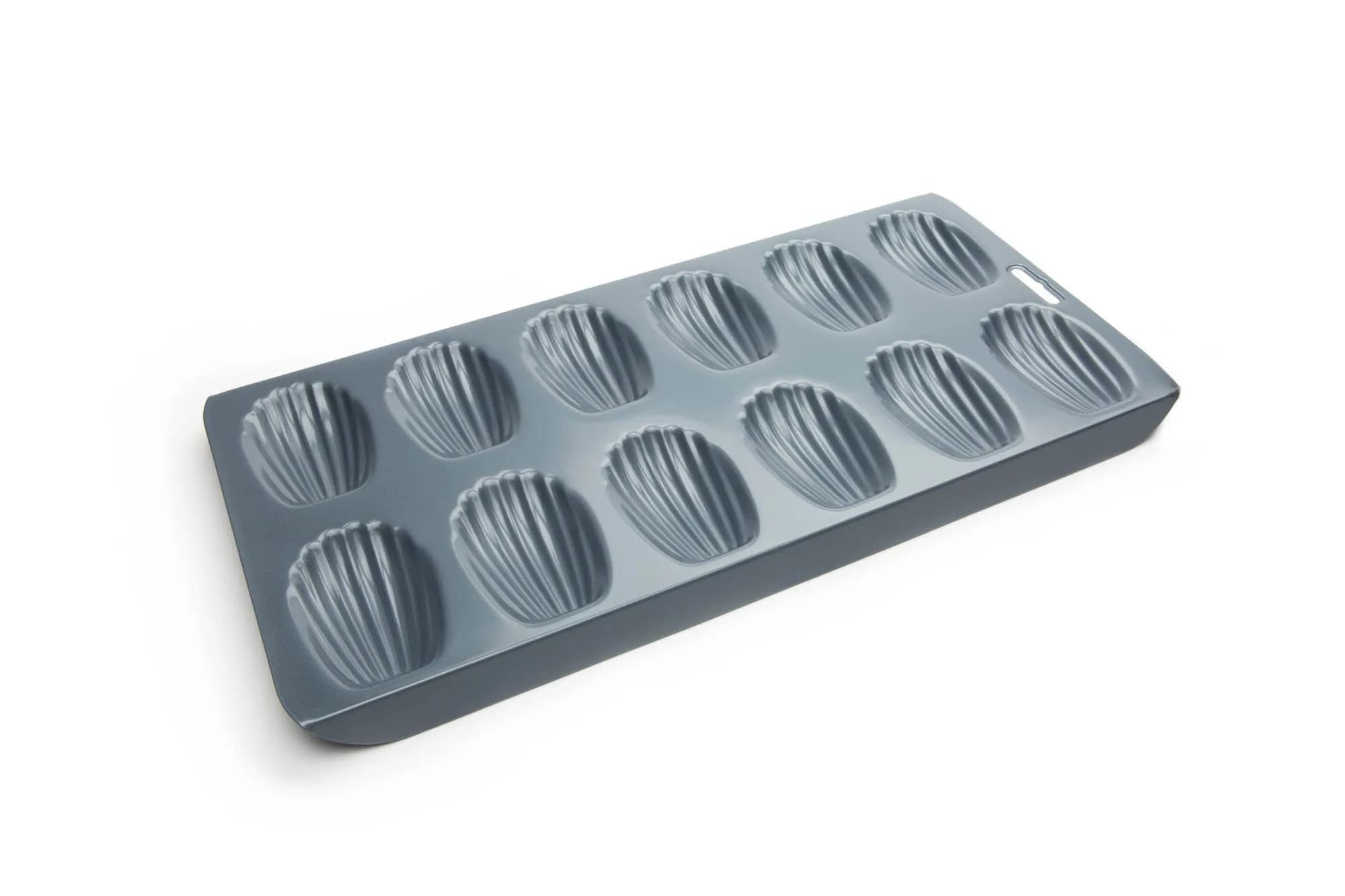 Fox Run Non-Stick Madeleine Pan, Carbon Steel, 12-Cup | Shell-Shaped Baking Mold for French Madeleines - main product image