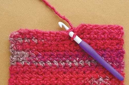 Clover Amour Crochet Hook Size G 4.0mm | Smooth, Stress-Free Crochet with Love thumbnail 4