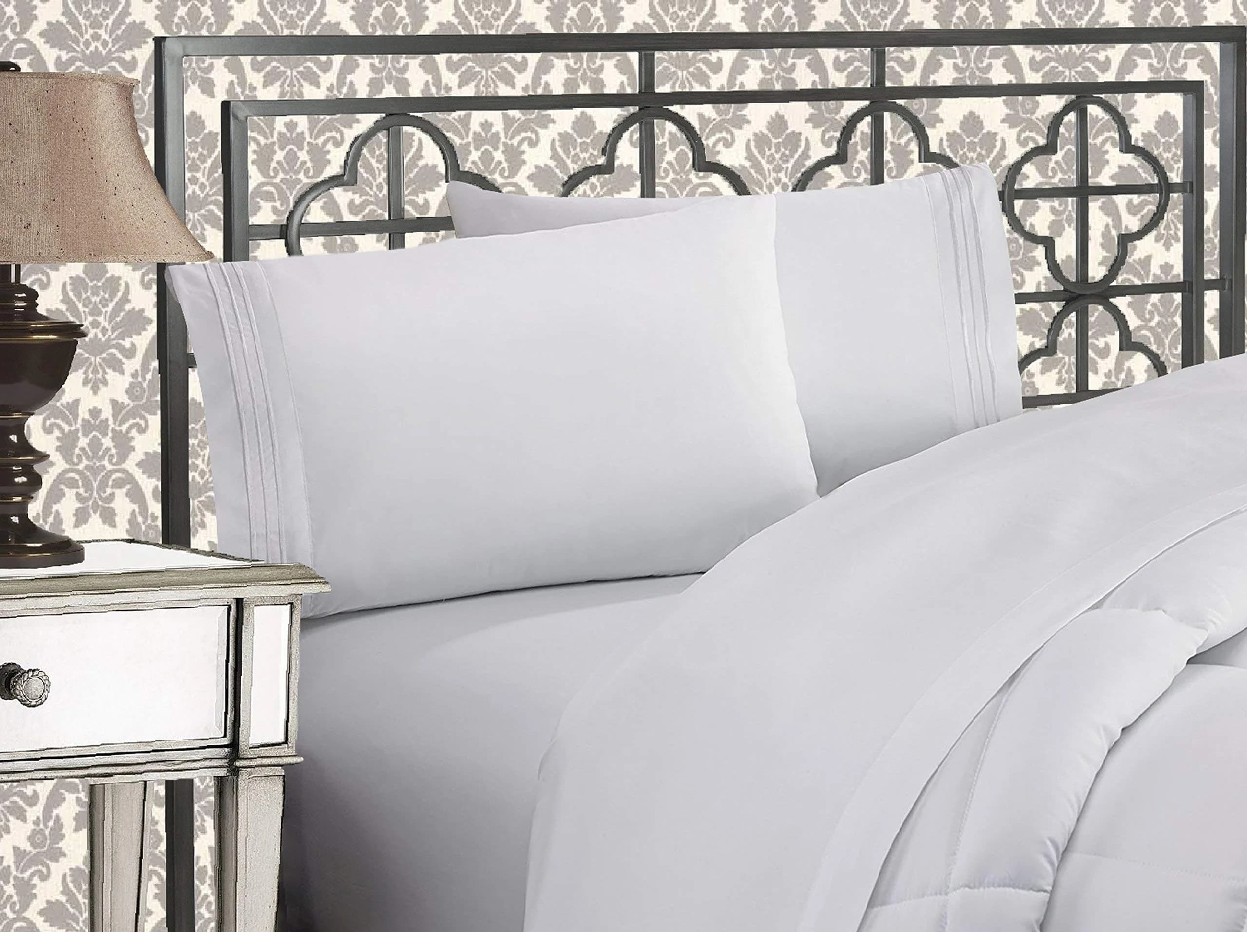Elegant Comfort Twin XL Bed Sheet Set Ultra Soft White | Wrinkle & Fade Resistant, Microfiber, 4-Piece