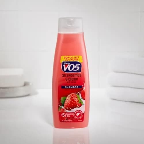 Alberto VO5 Moisture Milks Moisturizing Shampoo - Strawberries & Cream Scent, 443ml (15 fl oz) | Hydrating Shampoo with Soy Milk thumbnail 4