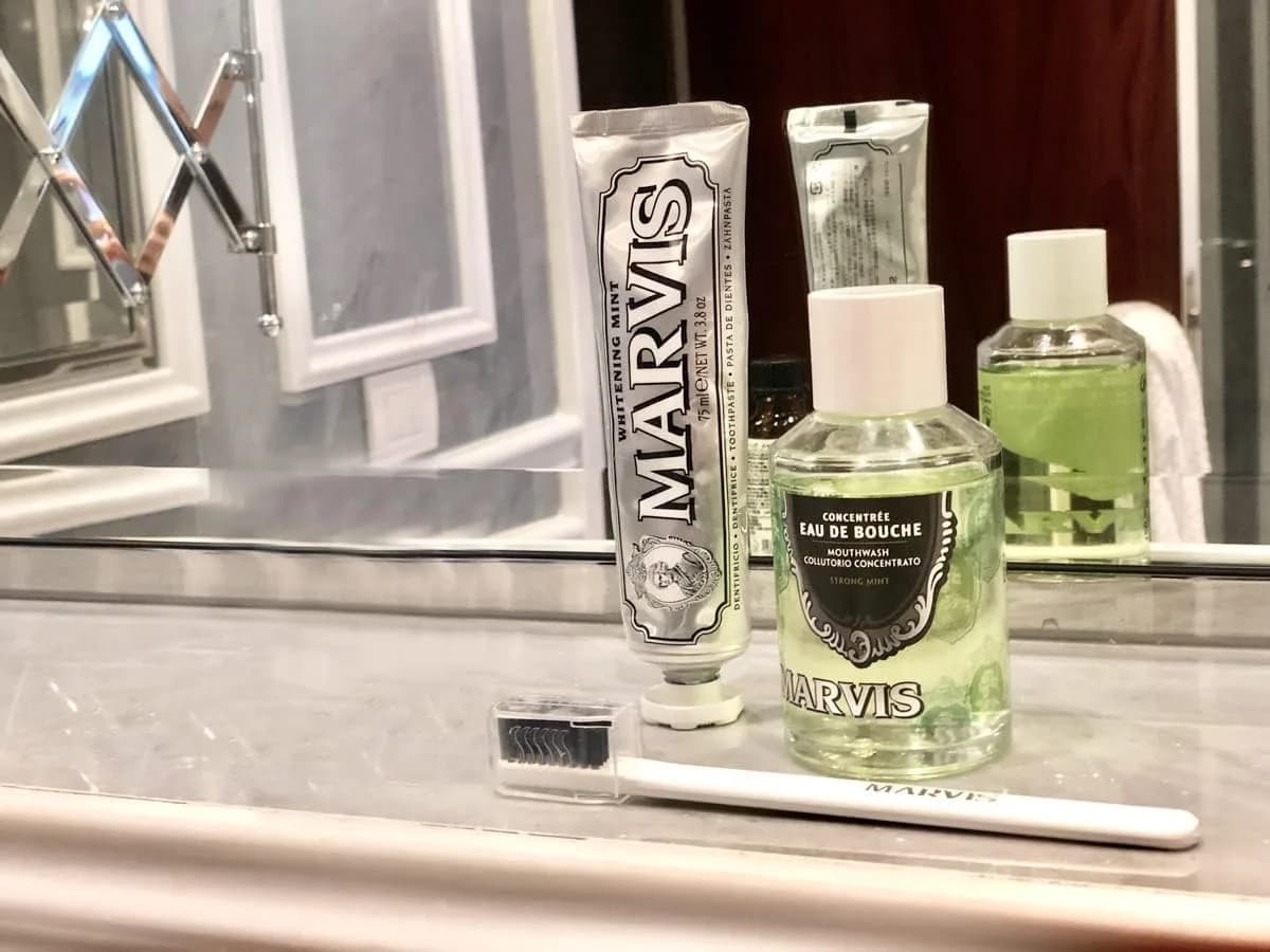 Marvis Strong Mint Mouthwash Concentrate 121 ml (4.1 Fl Oz) | Kills Germs & Neutralizes Odor - view 2