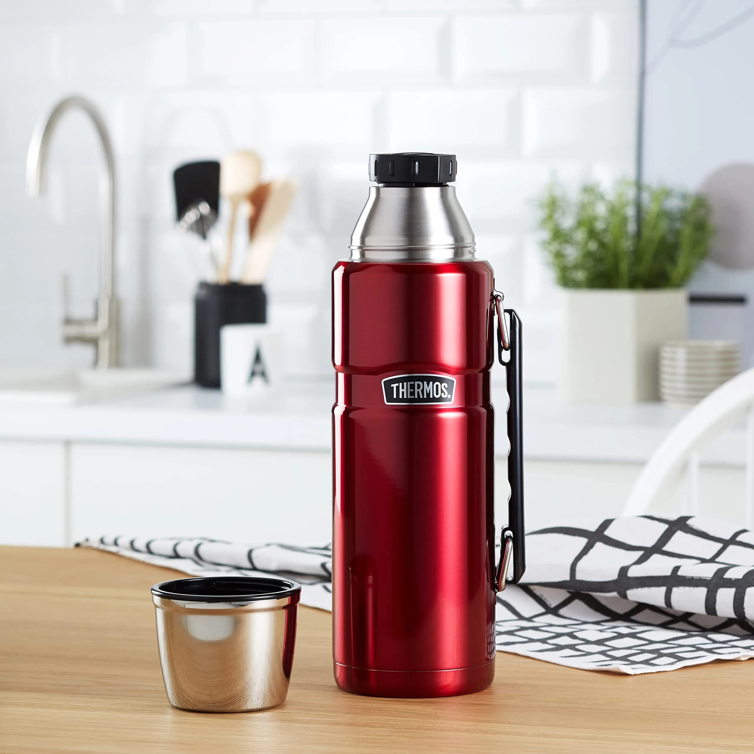 Thermos Stainless King Flask, Cranberry Red, 1.2 L (40.6 oz) | 24 Hours Hot & Cold - view 2