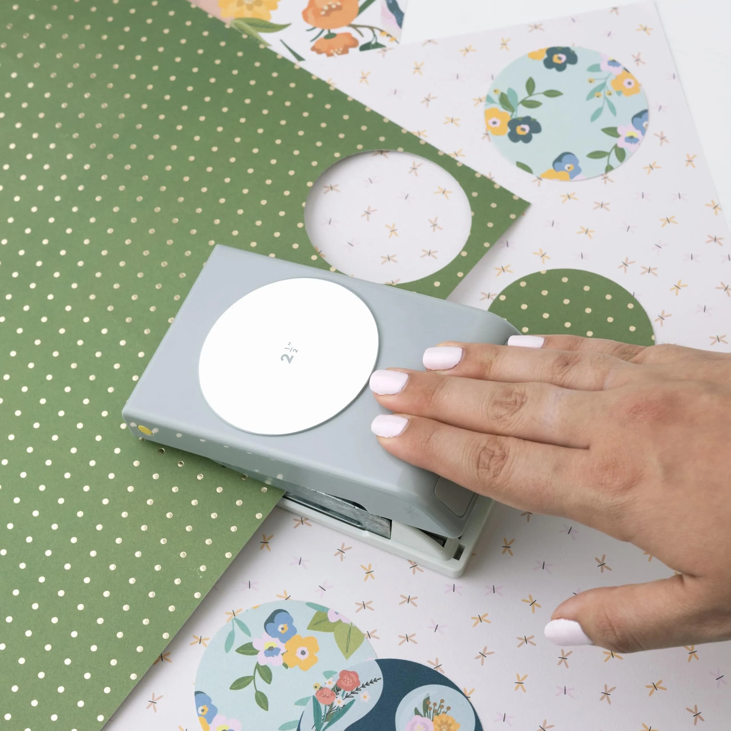 EK Tools Circle Paper Punch 2.5-Inch White | Create Border Art Shapes - view 5