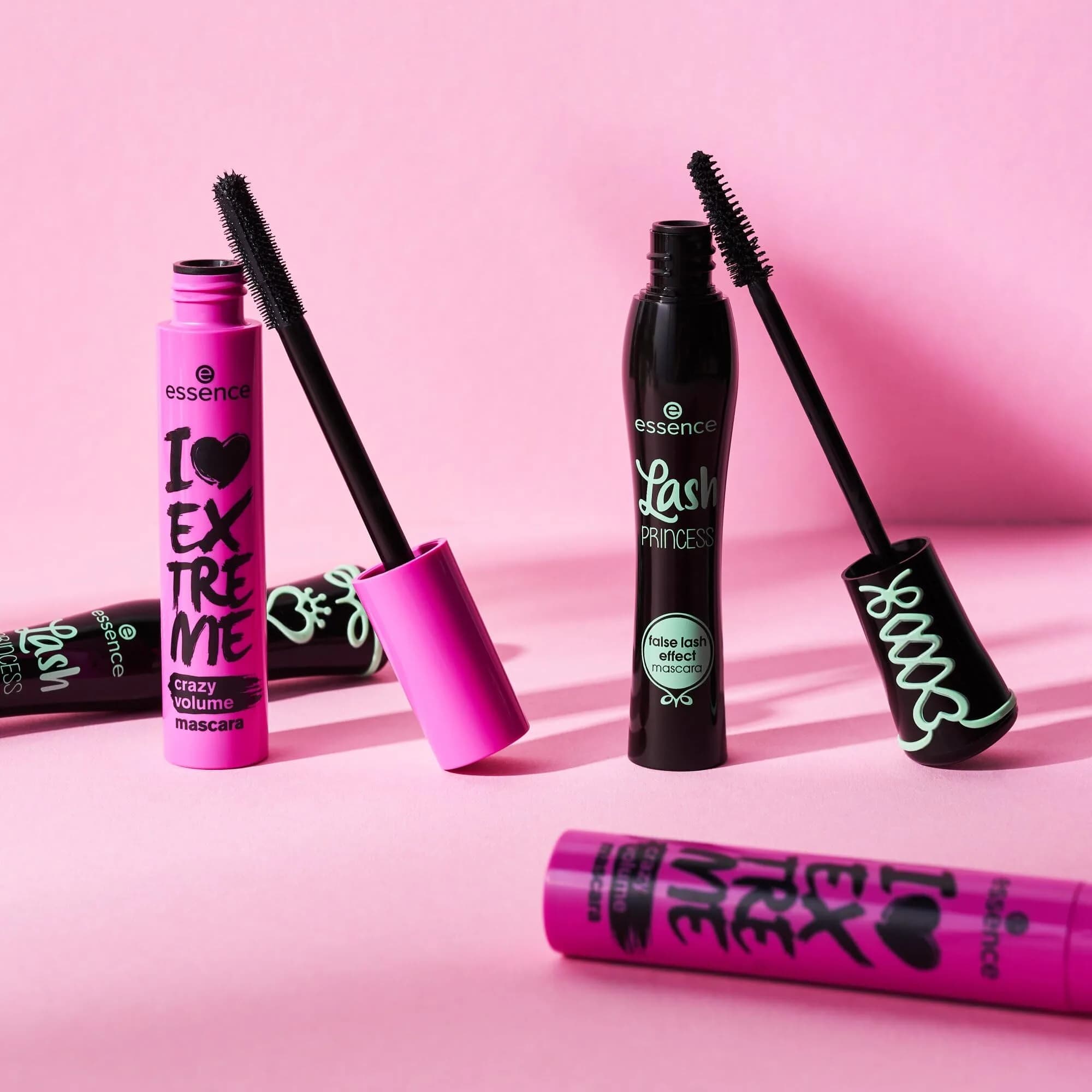essence I Love Extreme Crazy Volume Mascara, Extreme Black | Volumizing & Lengthening - view 7
