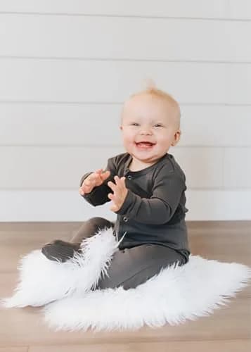 L'ovedbaby Baby Girls Organic Snap One-Piece Footies, Gray, 0-3 Months US | GOTS Certified Organic Cotton thumbnail 3