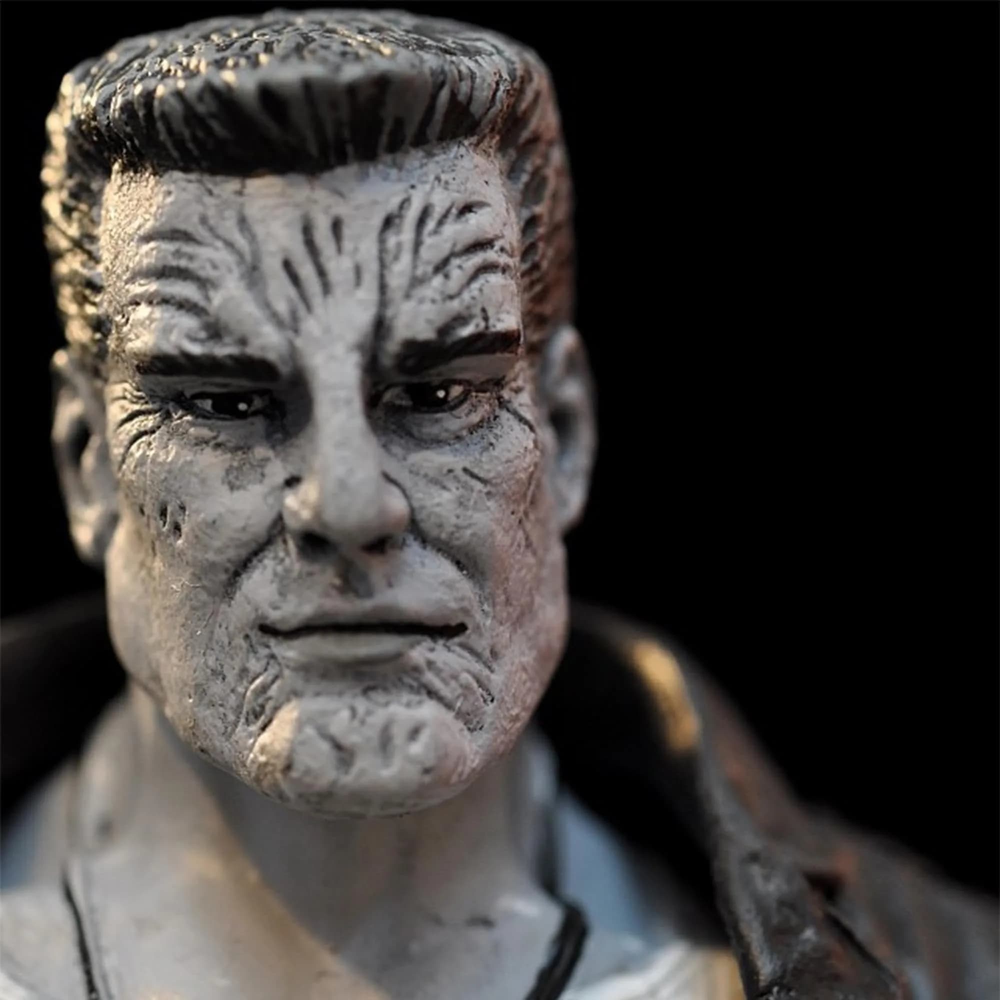 Diamond Select Toys Sin City Marv Action Figure 17.78 cm (7 inches) | Fully Poseable Collector's Item - view 5