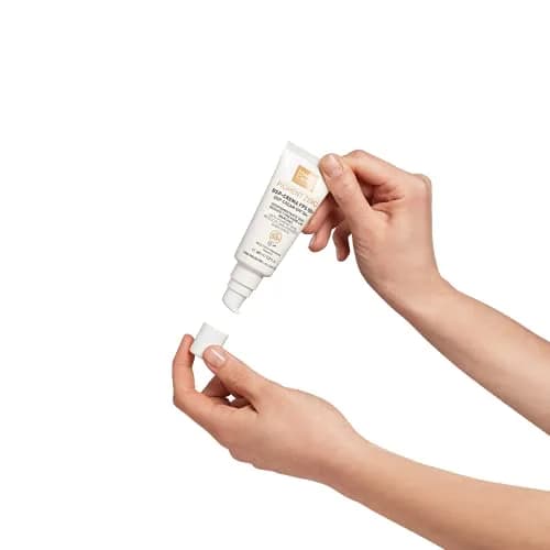 Martiderm Crema Despigmentante SPF 50+ 30 ml | Brightening Face Cream for All Skin Types thumbnail 4