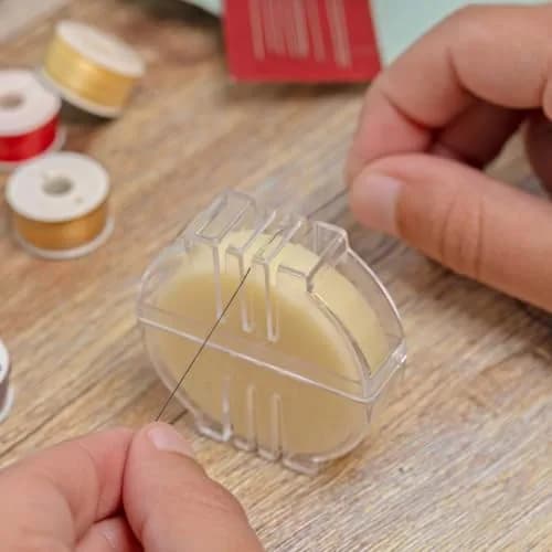 The Beadsmith Wax Blister Pack | Thread Conditioning Wax for Jewelry & Crafts, 0.45 oz thumbnail 2