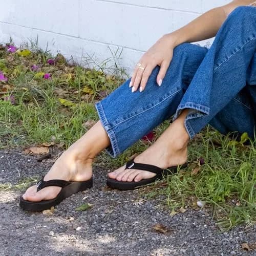 REEF Cushion Breeze Womens Sandal BK2-Black 6 | Soft EVA Footbed with Arch Support thumbnail 3